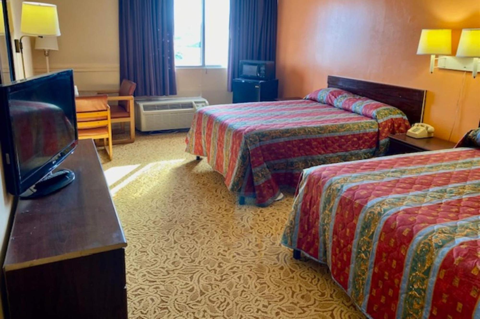 Red Carpet Inn & Suites Lima -Listing Partner Buitenkant foto