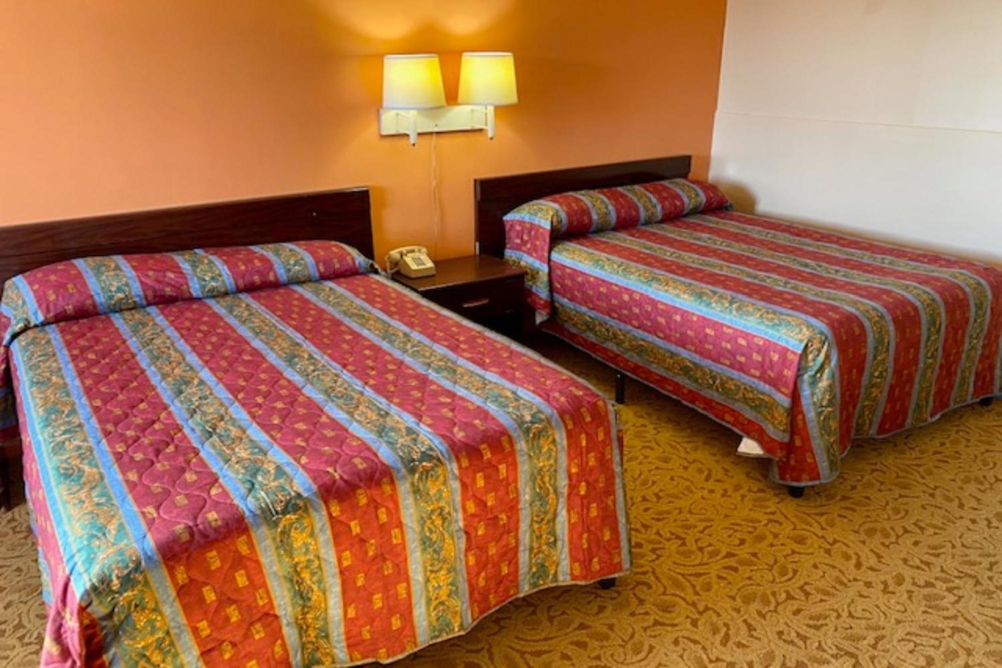 Red Carpet Inn & Suites Lima -Listing Partner Buitenkant foto