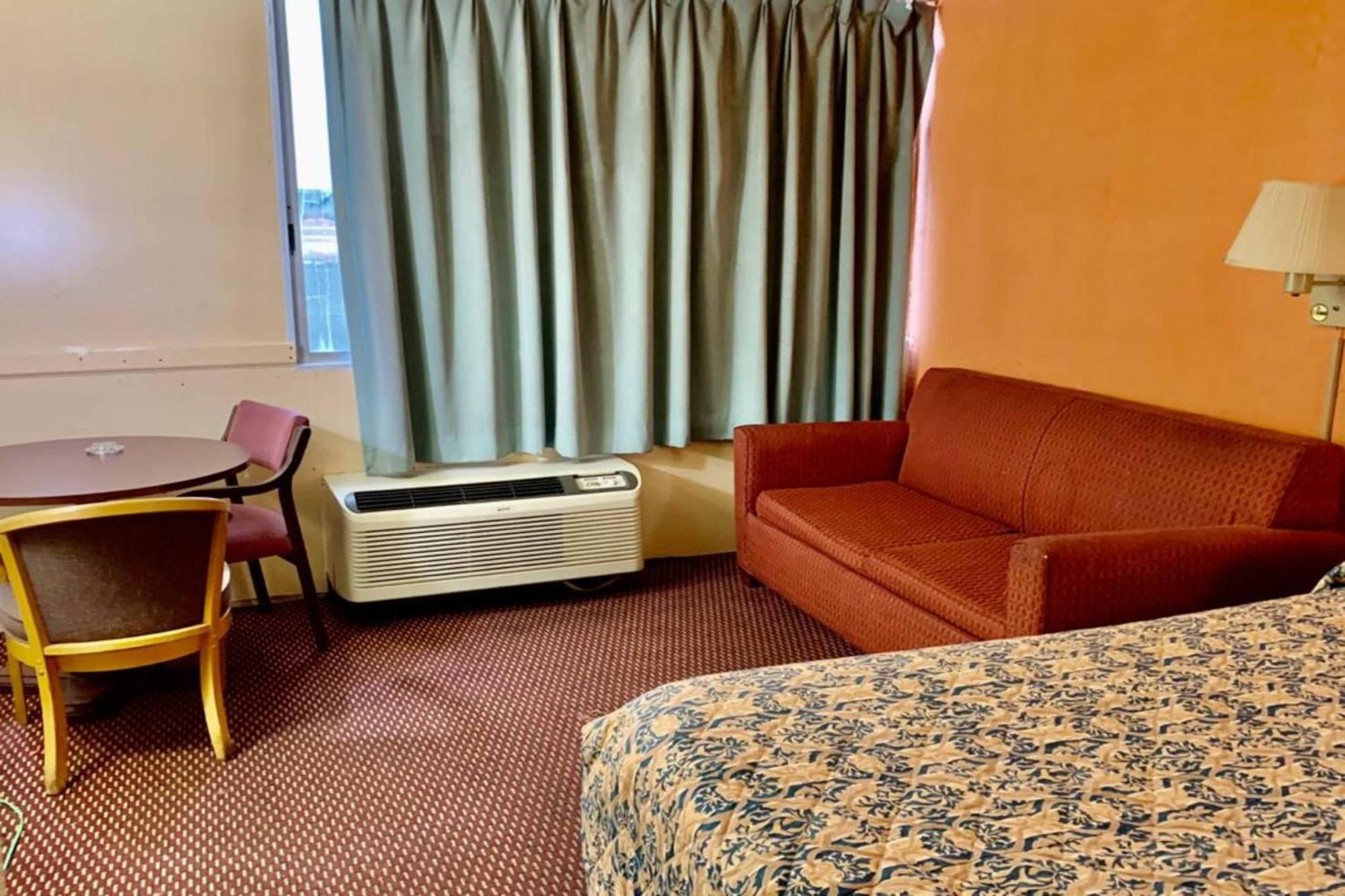 Red Carpet Inn & Suites Lima -Listing Partner Buitenkant foto